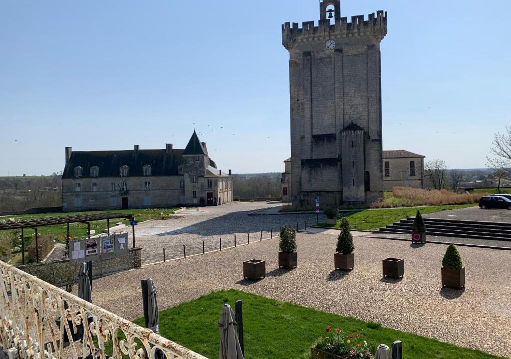 Pons Apartment | Appartement face au Donjon