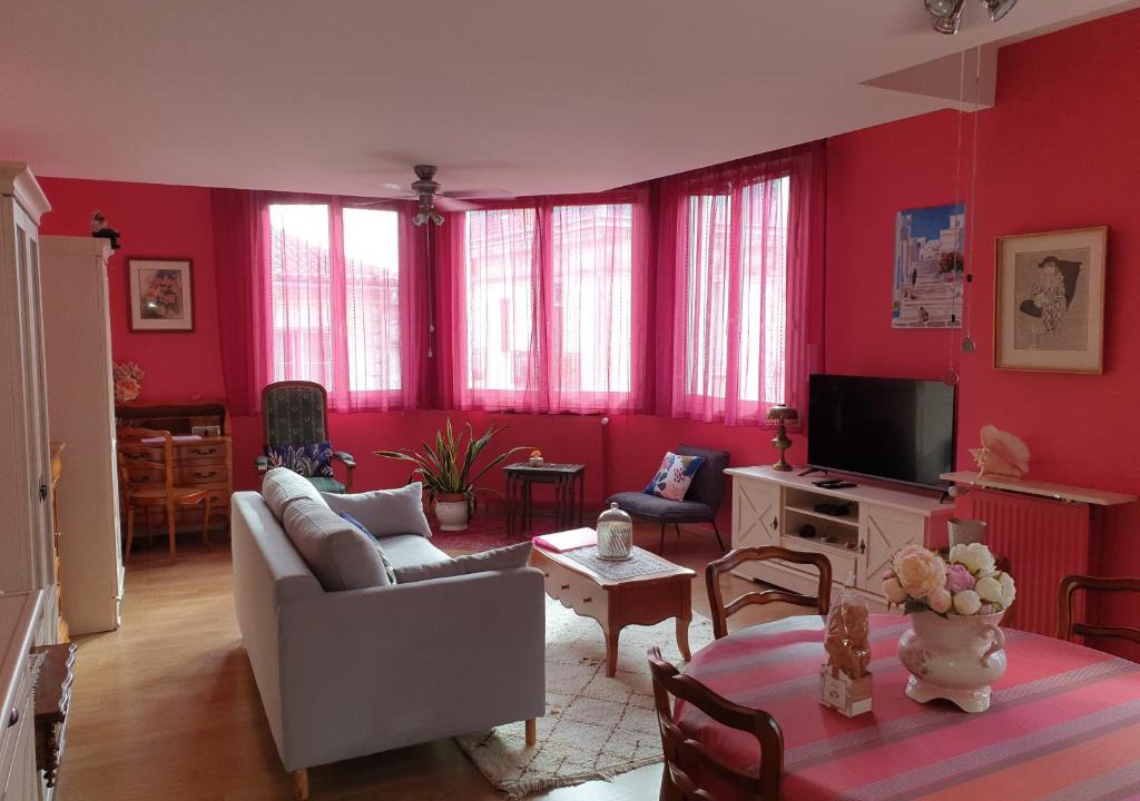 Perigueux Apartment | Appartement LA VIE EN ROSE