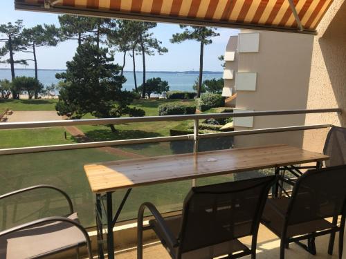 Le Moulleau Apartment | Appartement rénové centre Moulleau avec balcon et parking - FR-1-374-159