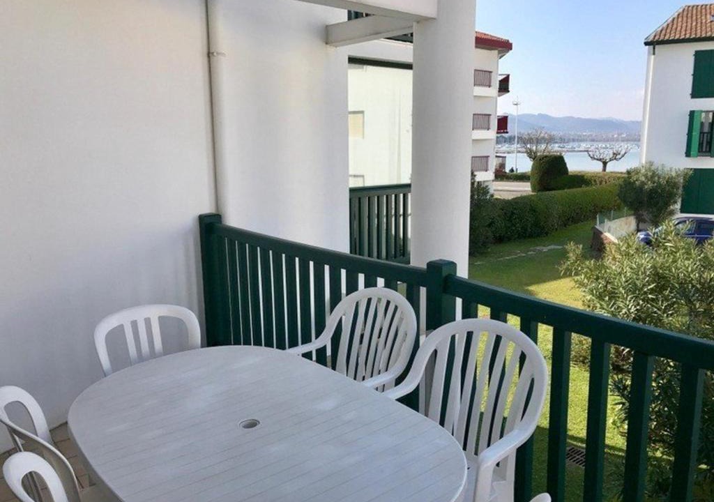 Hendaye Apartment | Appartement spacieux proche plage avec parking à Hendaye - FR-1-2-299
