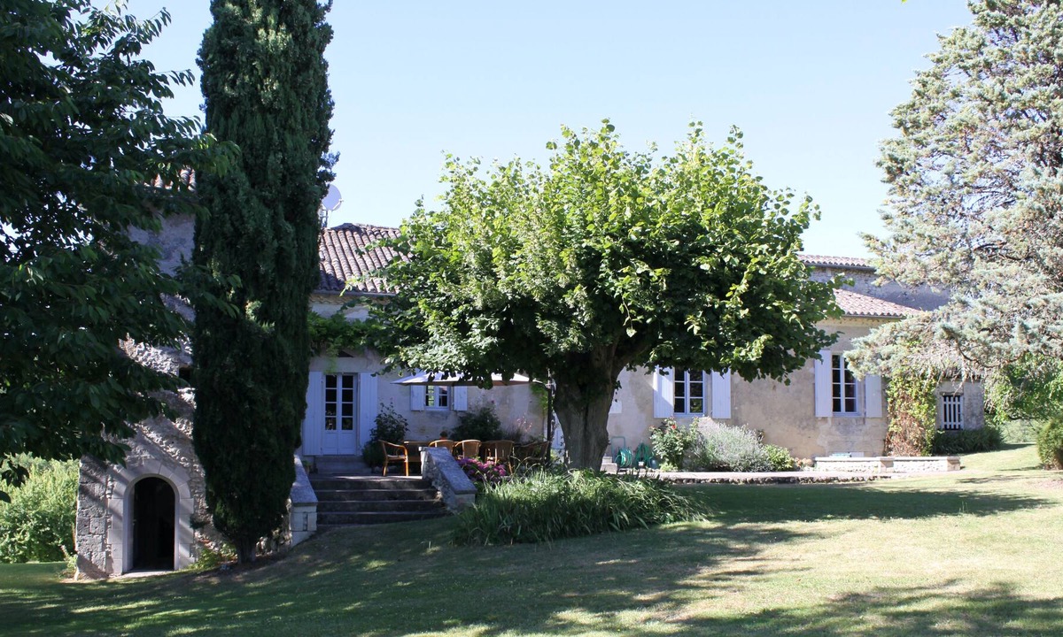 Tocane-Saint-Apre House | Atmospheric chartreuse with large swimming pool.