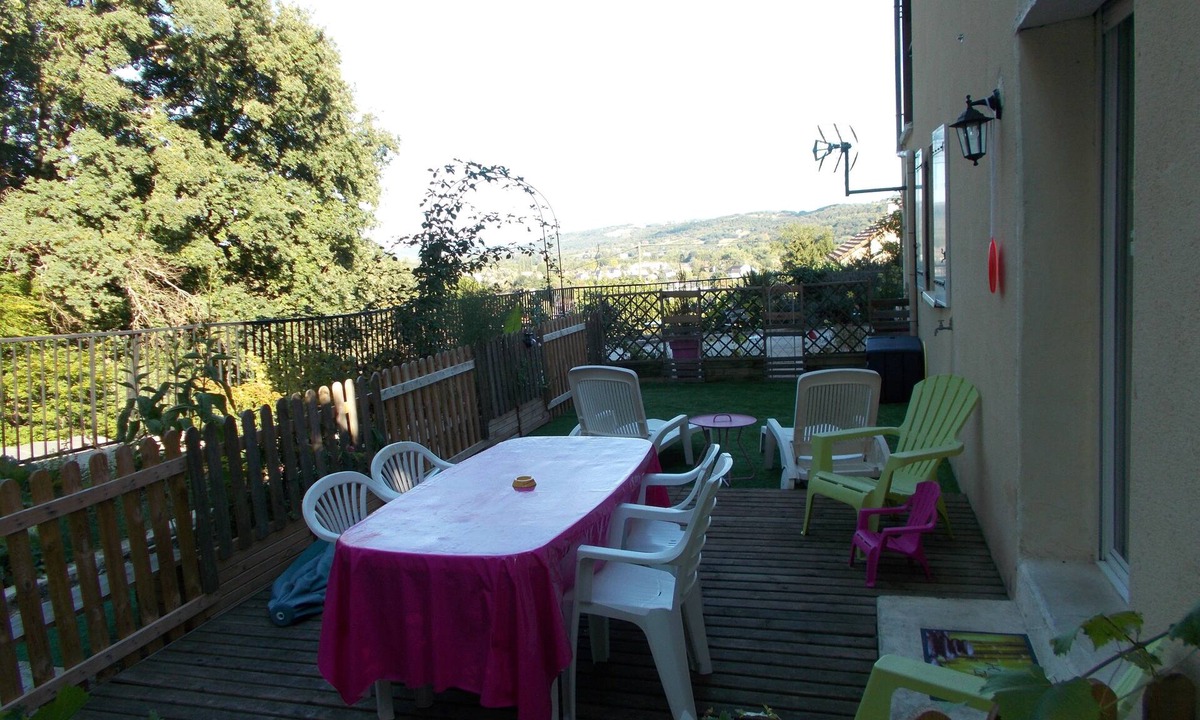 Terrasson-la-Villedieu House | Au calme avec terrasse sur les hauteurs de Terrasson.