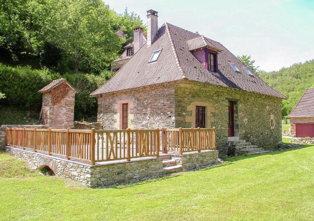 Saint-Medard-d'Excideuil House | Authentic cottage with heated pool 12x6 close to a river surrounded by nature