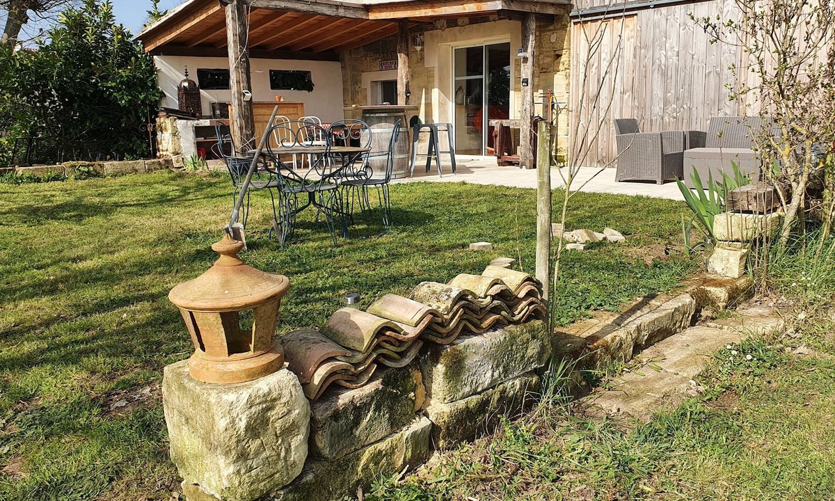 Saint-Emilion House | Barn in the middle of the vineyards of st emilon with a large capacity of reception