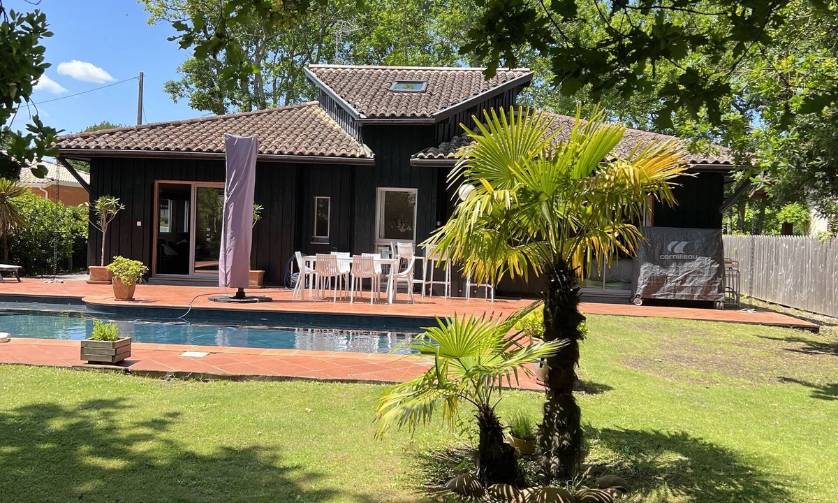 Gujan-Mestras House | Bassin d'Arcachon, holiday villa with pool and enclosed garden