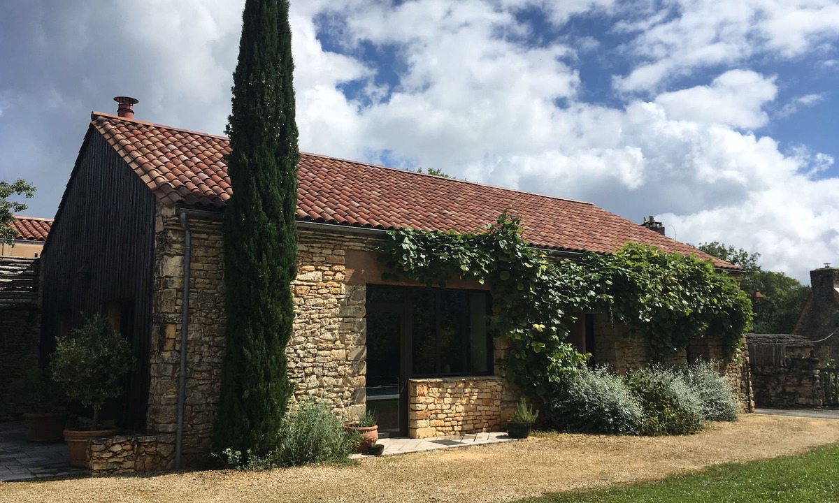 Castelnaud-la-Chapelle Villa | beautifully restored barn with private swimming pool (pet-friendly)