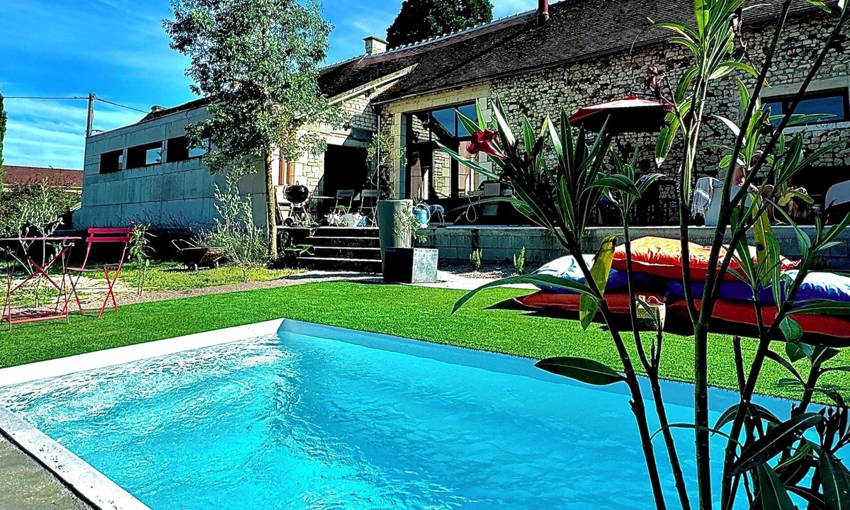 Buxeuil House | Beautiful architect-designed house with swimming pool, a blend of classic and modern