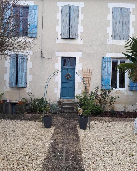 Civray House | Beautiful Four Poster Double Room with en-suite, Nouvelle Aquitaine, France