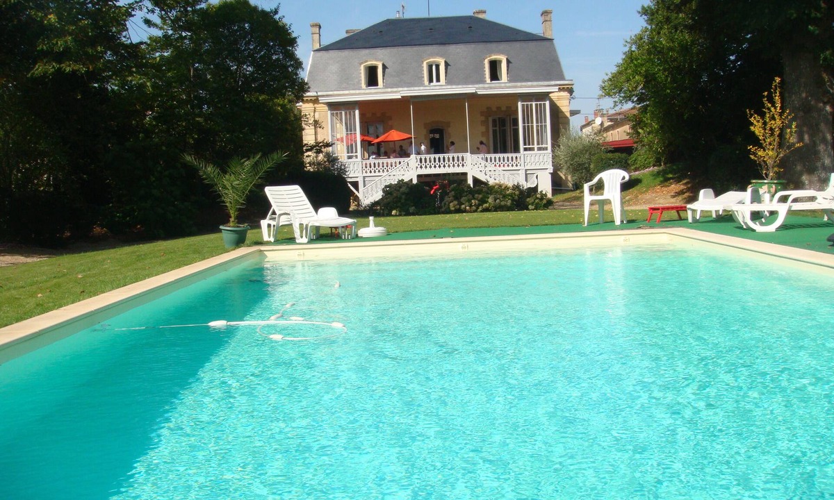 Cadillac House | Beautiful mansion with park and private pool on a Bordeaux wine estate