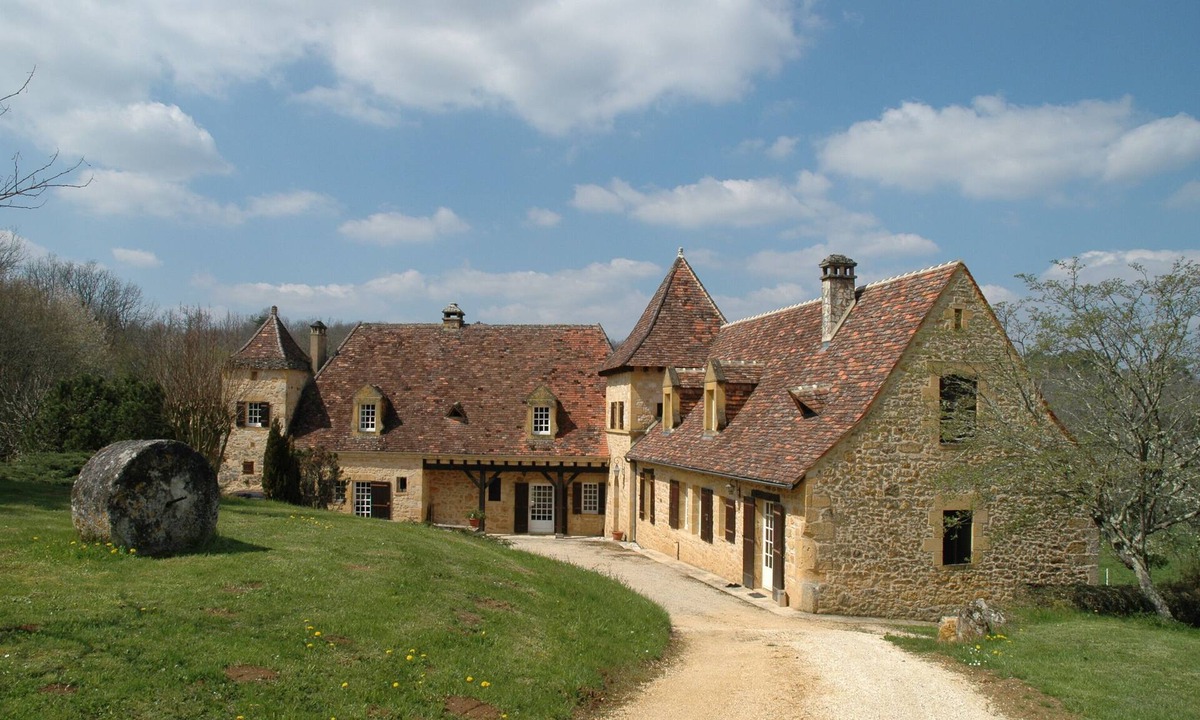 Saint-Cyprien House | Beautiful Private Country home in rural setting with heated pool