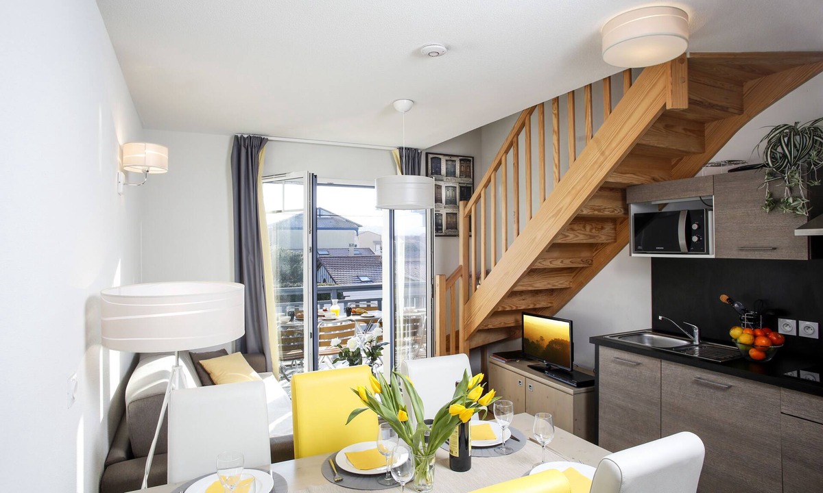 Biscarrosse Plage Apartment | Beautiful, warmly decorated apartment-1st line sea-Pool