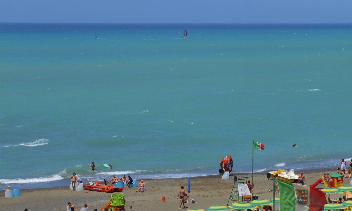 Marina di Castagneto Carducci House | Belvilla by OYO Nice Holiday Home near Sea