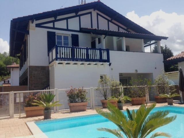 Hendaye Apartment | BELHARRA - Apt 3*** dans Villa typique et piscine