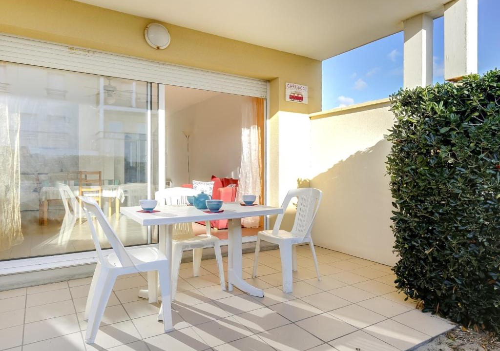 Biscarrosse Plage Apartment | Biscarrosse Plage : T2 avec Terrasse, à 50m de l’Océan et Proche Centre, Parking Privé - FR-1-521-62