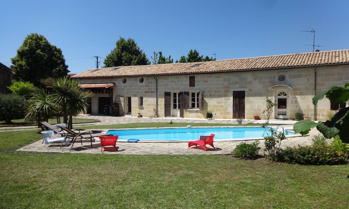 Abzac House | Calme/Charmant F3 avec piscine pres de St Emilion