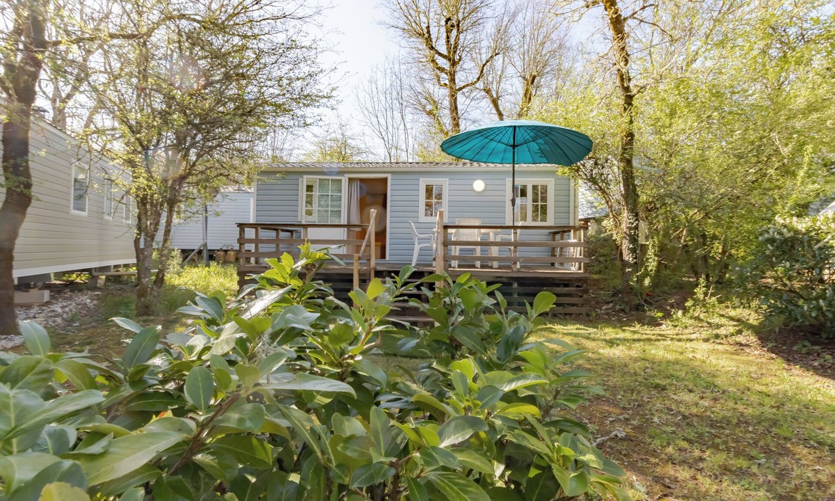 Bouzic House | "Calvi" Mobile Home: Dordogne Vacation, Shared Pool & Mini-Farm near Sarlat