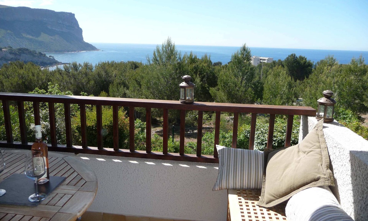 Cassis Apartment | CASSIS PROVENCE T2 apartment great sea view,Tennis,Pool CALANQUES,Cap CANAILLE