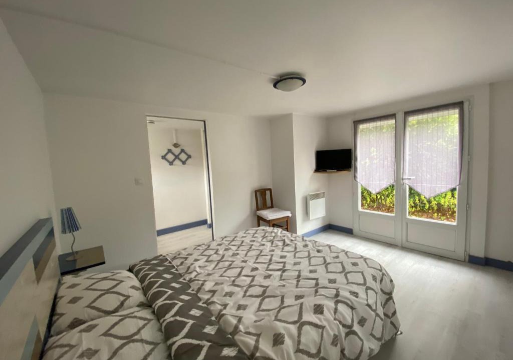 Quartier des Dunes Apartment | CENTRE CHATELAILLON GRAND T2* AVEC COUR 100mPLAGE