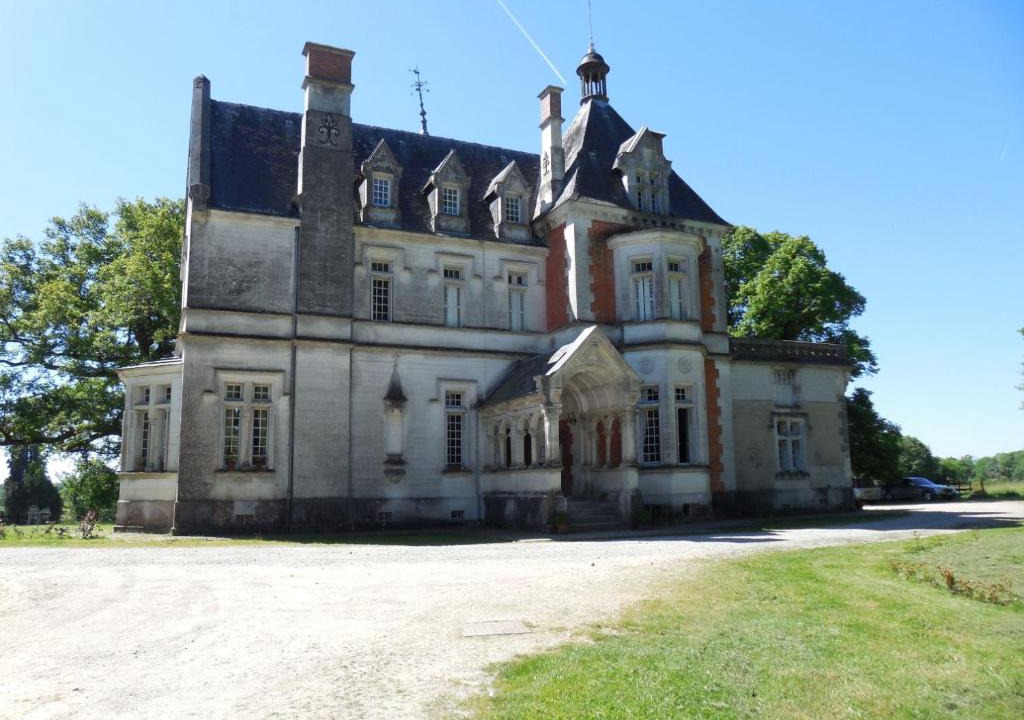 Lesignac-Durand Bed & Breakfast | Château de la Redortière