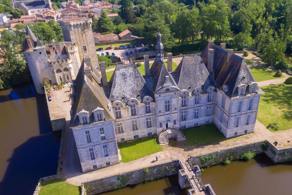 Saint-Loup-Lamaire House | Château de Saint Loup