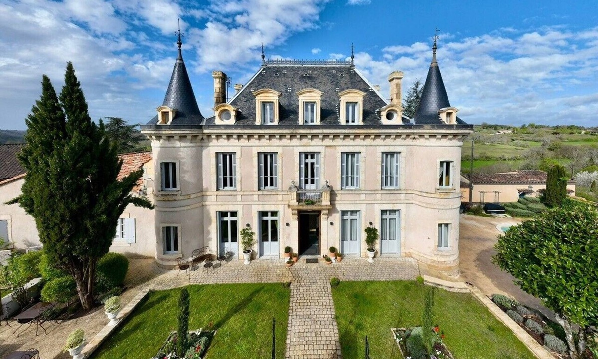 Monpazier Hotel | Château Hôtel Edward 1er