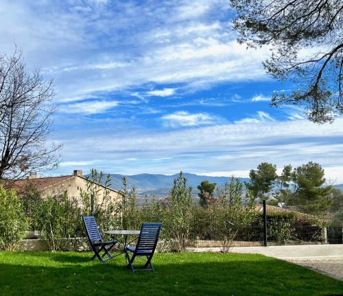 La Roque-d'Antheron Bed & Breakfast | Chambre d'hôtes du Val Fleuri
