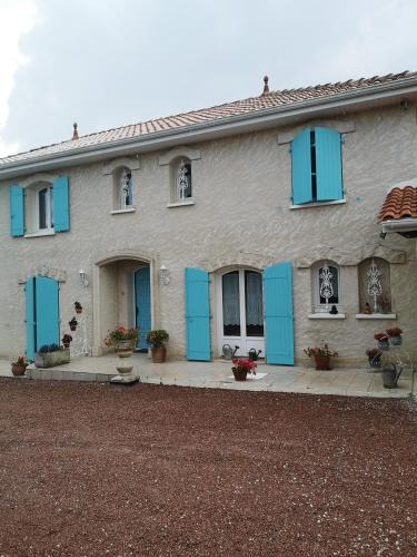 Champniers Bed & Breakfast | chambre d'hotes studio des tourterelles