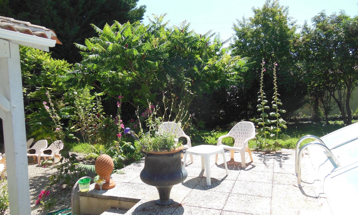 Celles Bed & Breakfast | Character room for rent mini 2 nights