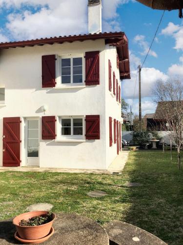 Arcangues House | Charmante maison à Arcangues avec vue sur les montagnesEL