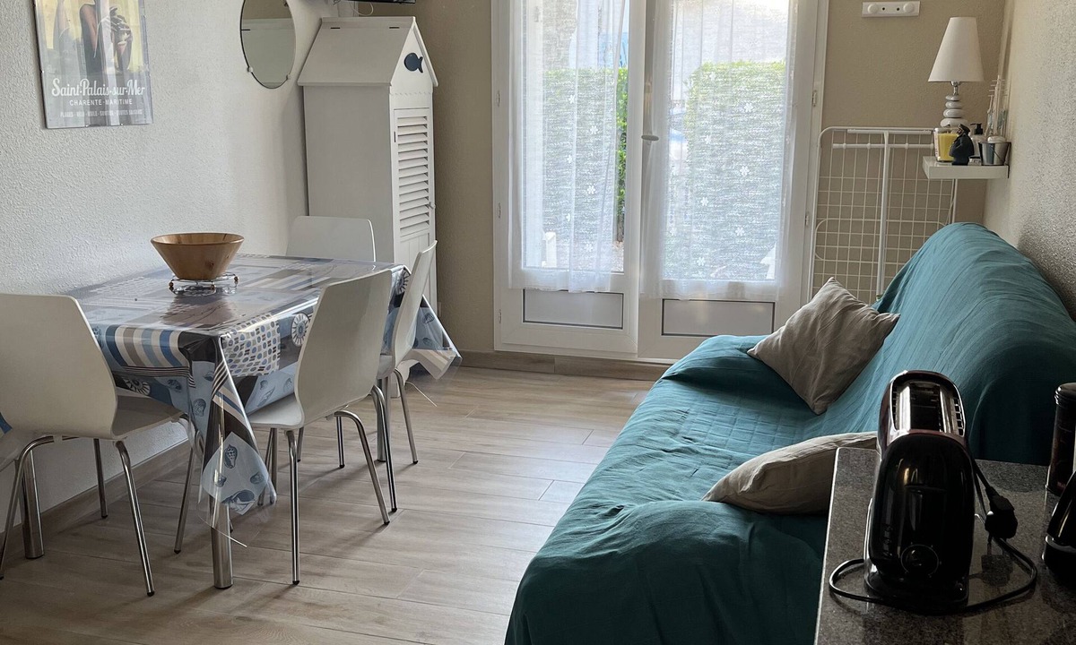 Vaux-sur-Mer Apartment | CHARMING 2 ROOMS IN RDJ A VAUX S/MER - PRIVATE POOL - BEACH OF PONTAILLAC (17