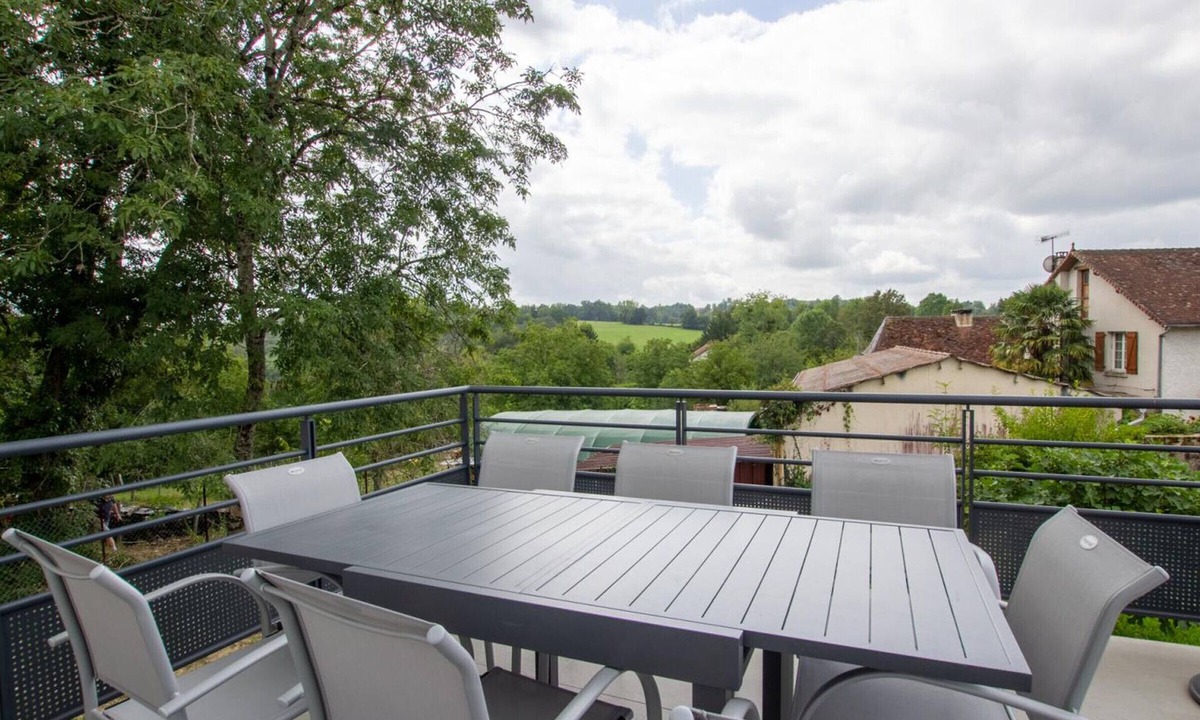 Saint-Mesmin Cottage | Charming Renovated Cottage in the Heart of Périgord with Garden, Terrace, BBQ, and Nature Trails