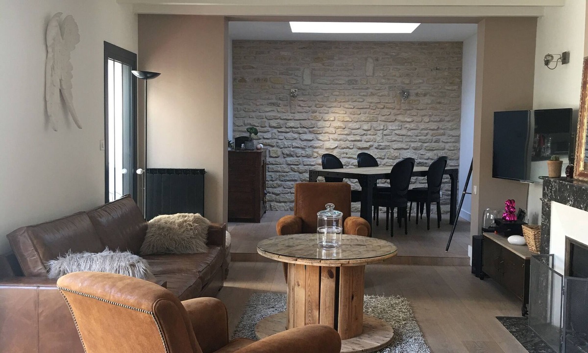 La Rochelle House | Charming Townhouse of 130 m2 With Patio of 40m2 - 10 min Walk From the Center
