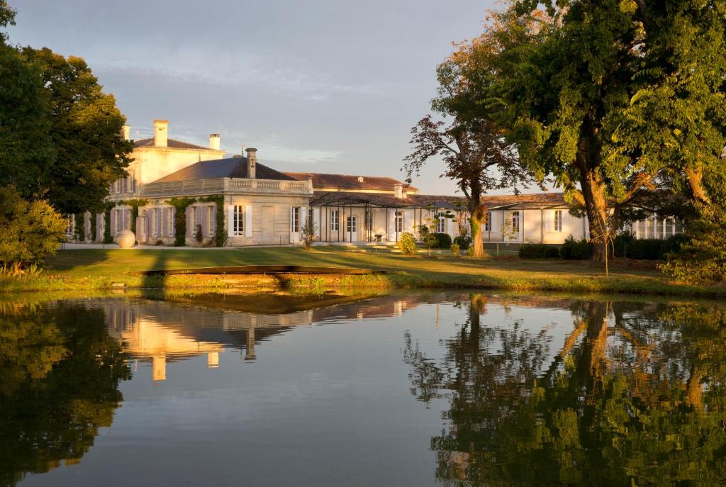 Moulis-en-Medoc Bed & Breakfast | CHASSE-SPLEEN Les Chambres