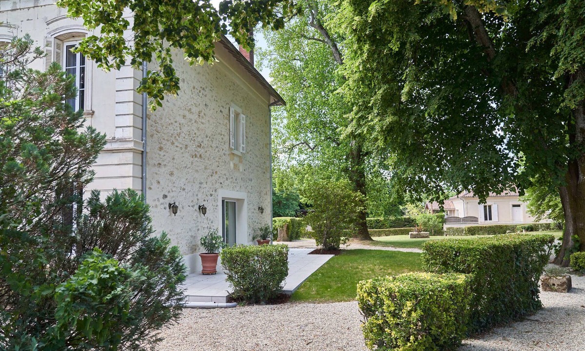 Sainte-Croix-Du-Mont Other | CHATEAU BEL AIR-DOMAINE VITICOLE-TERRASSE PANORAMIQUE AVEC VU SUR LES VIGNES