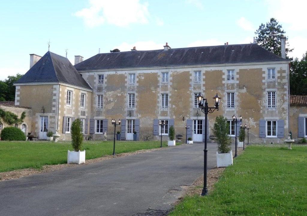 Savigny-Levescault House | Chateau de la Touche proche Poitiers