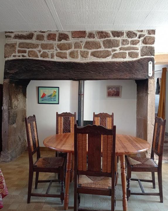 Saint-Bazile-de-Meyssac Apartment | Chez Ophélie