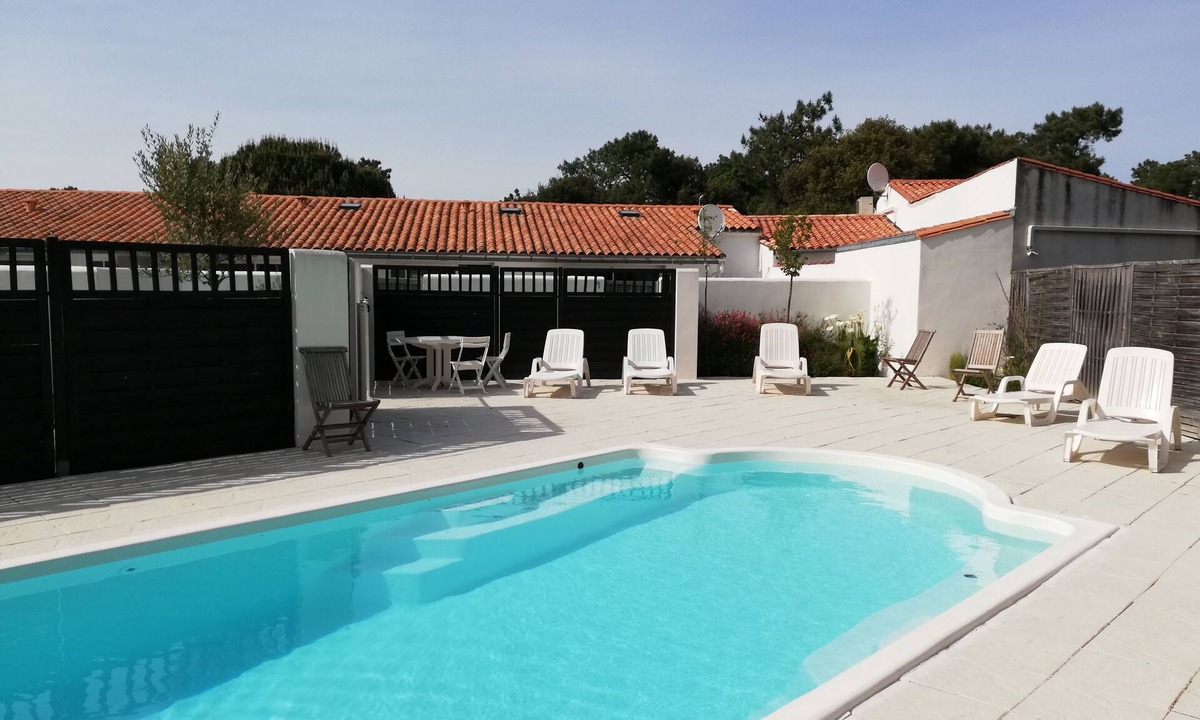 Rivedoux-Plage Cottage | CLOS DES PINS *, Pavilion for 4 people, in the heart of the pine forest, heated swimming pool