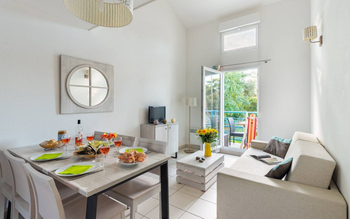 Saint-Palais-sur-Mer Condo | Condo ∙ 2 bedrooms ∙ 6 guests