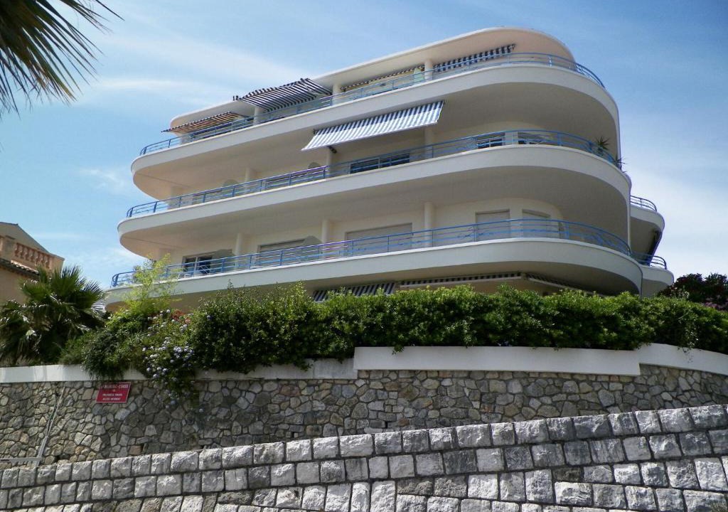 Cap-d'Antibes Apartment | Contemporary Apartment in Antibes with Terrace