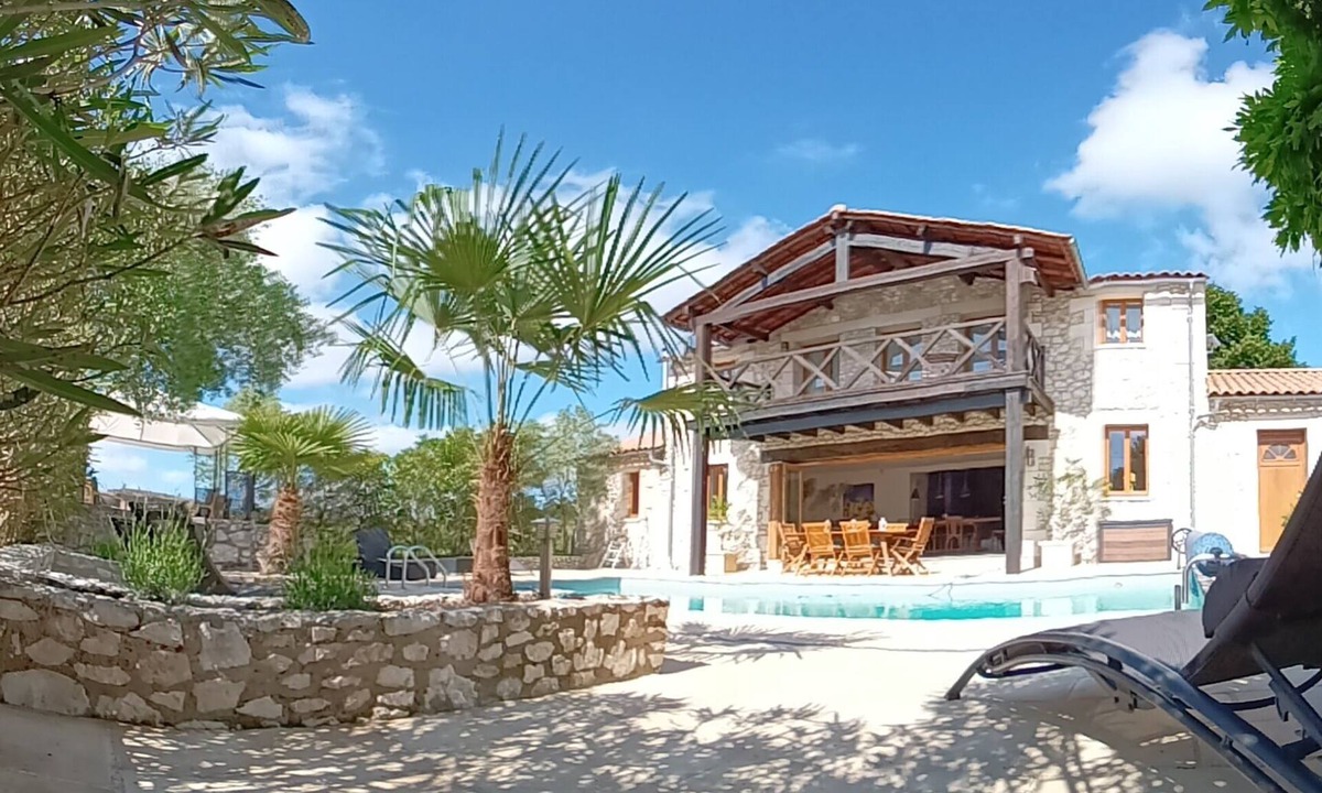 Loubezs-Bernac House | Converted Chapel With A Private Heated Pool