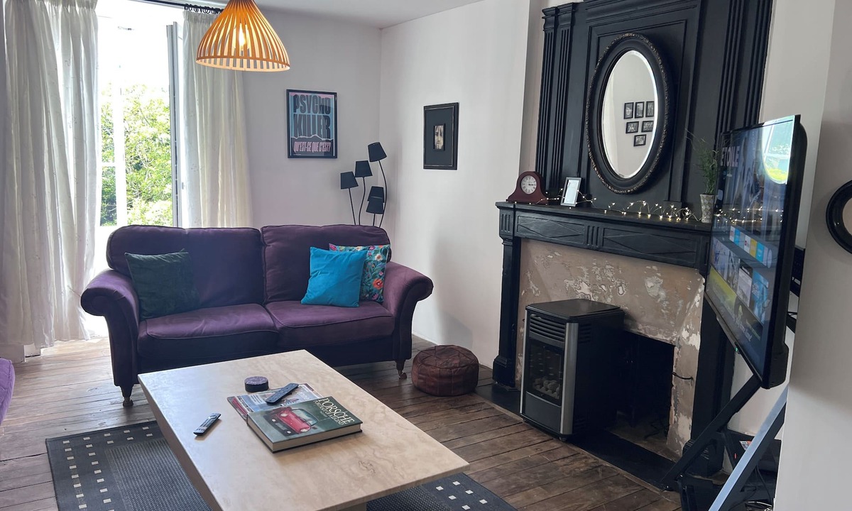 L'Isle-Jourdain House | Cosy and quirky 2bedrooms close to river, water sports, cafes.
