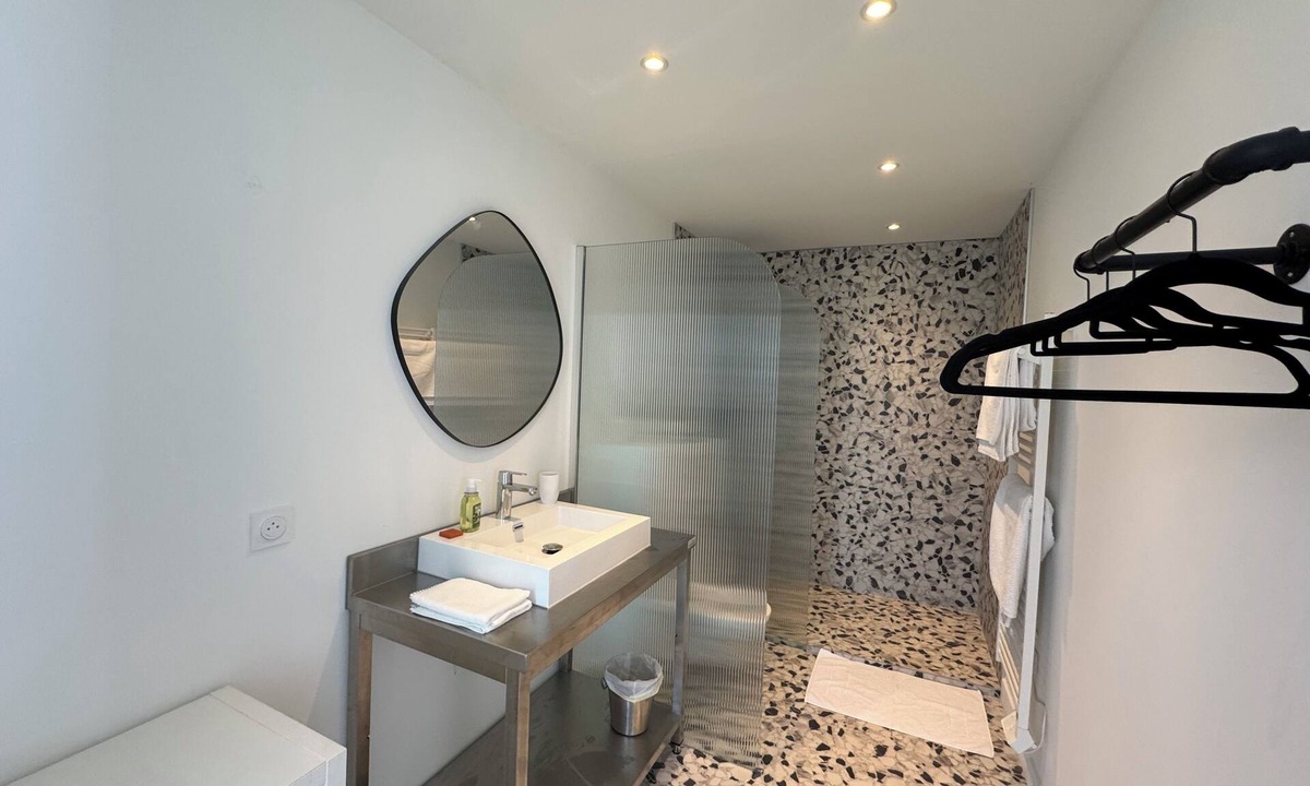 Le Bouscat Apartment | Cosy Room 1