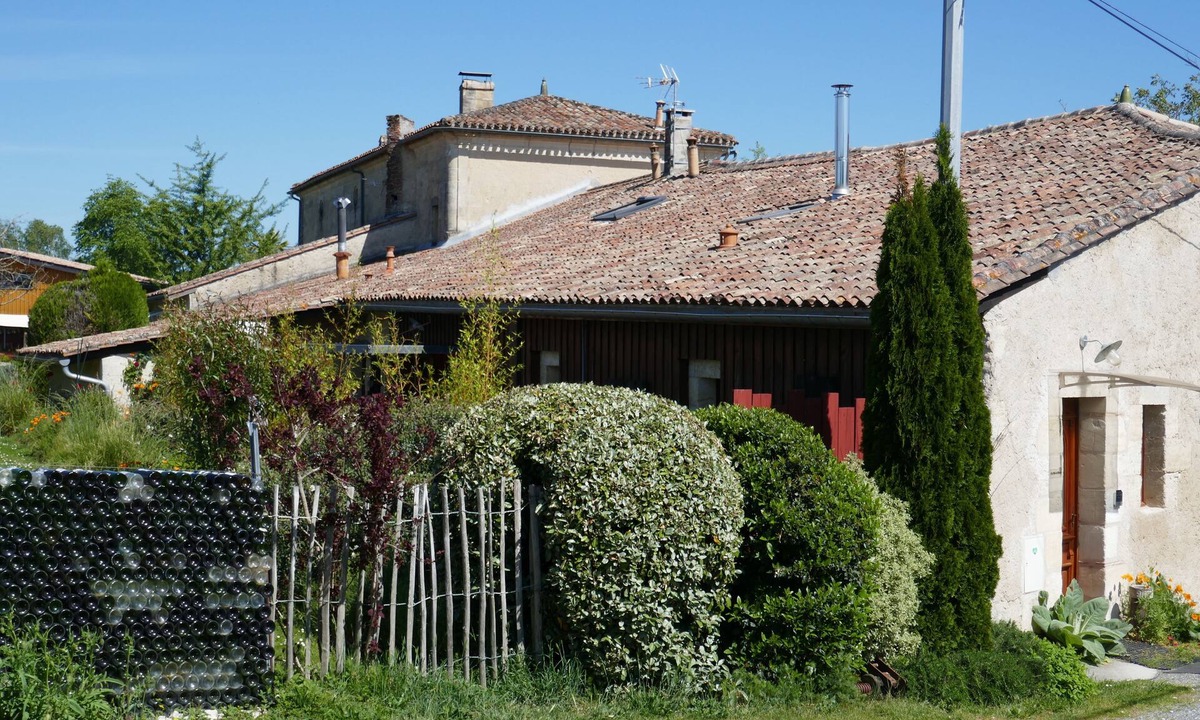 Sadirac Cottage | Cottage in an old Bordeaux wine cellar space, calm and comfort
