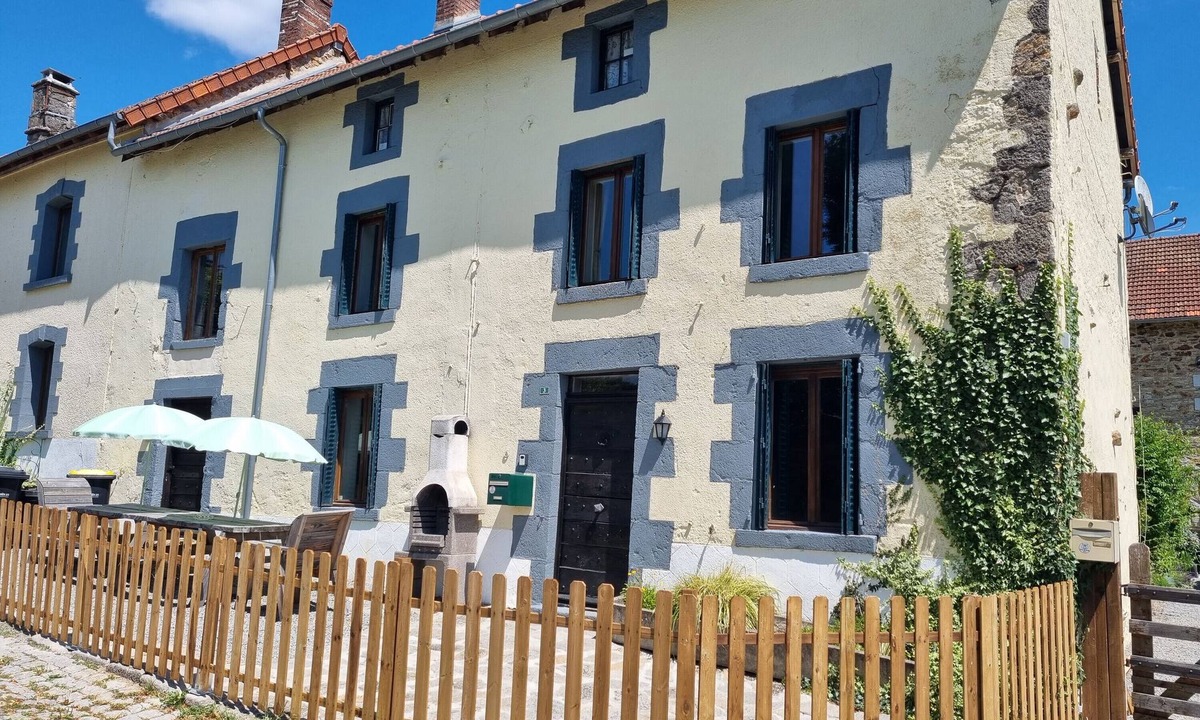 Janaillat House | Country House 'Meadow View - Grande Gîtes' with Private Pool, Private Terrace and Wi-Fi