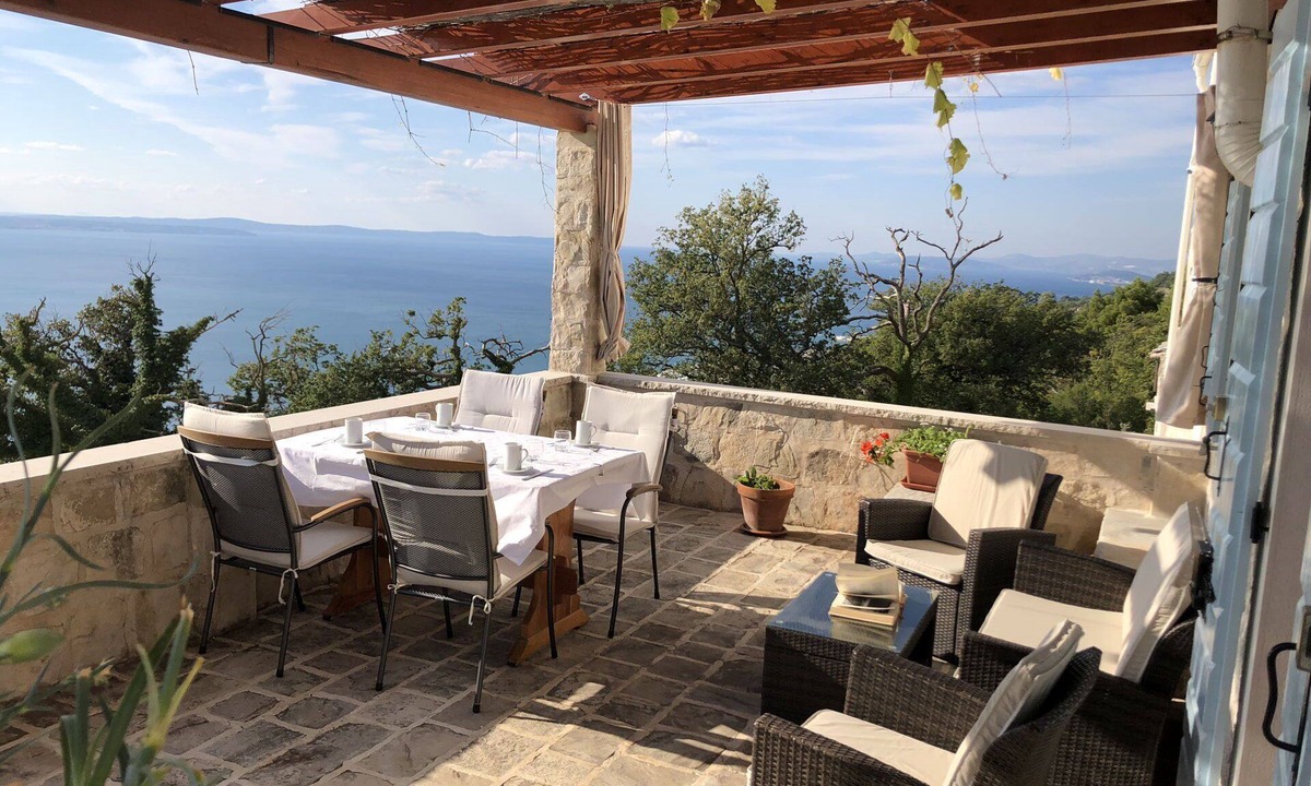 Dugi Rat Villa | Country House Rose Alley with Swimming Pool