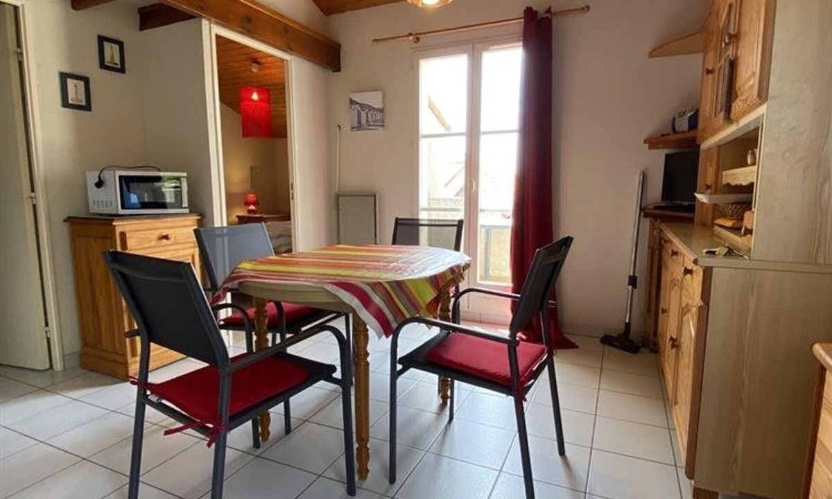 La Remigeasse Apartment | Cozy 1BR Apartment with Loft, Balcony & Parking - 5 min to Beach, Dolus-d'Oléron