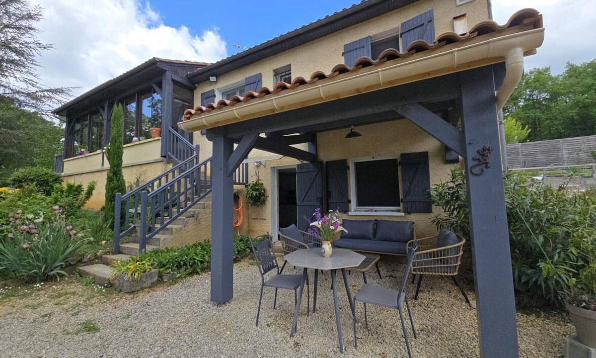 Bigaroque Apartment | Cozy apartment with terrace and pool in Périgord Noir