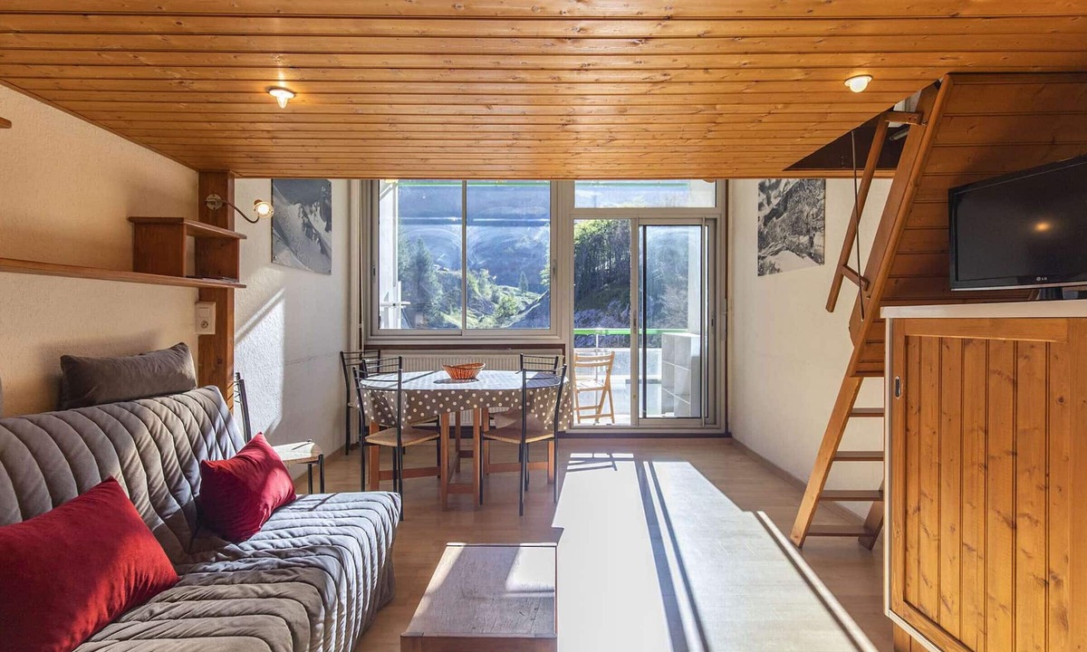Eaux-Bonnes Apartment | Cozy studio for 4, balcony with mountain view, near Gourette slopes