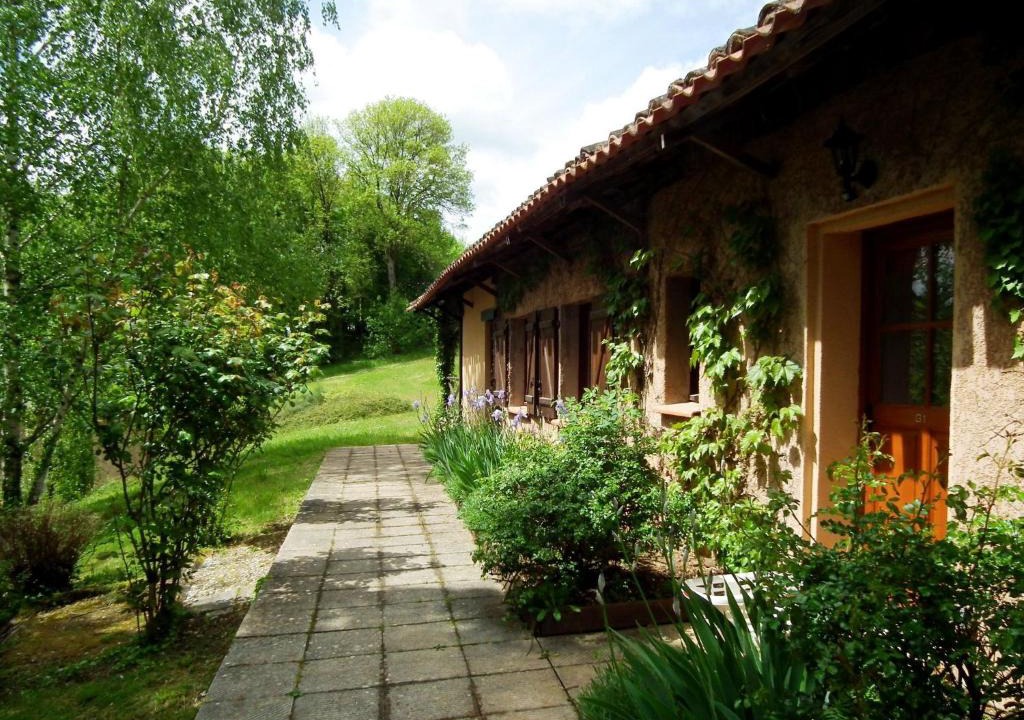 Gavaudun House | Detached house with terrace in south Dordogne
