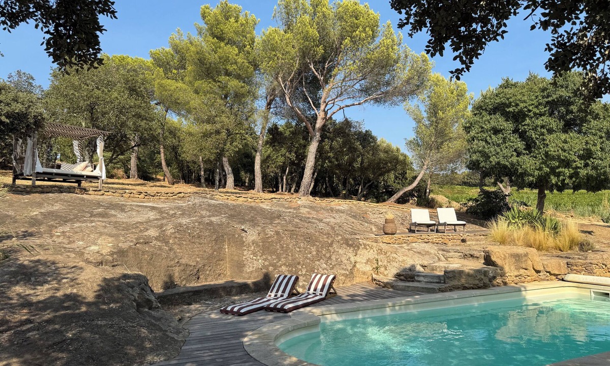 Beaumes-de-Venise Villa | Discover our charming mas with swimming pool for rent in Provence.